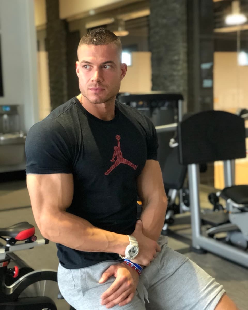 Ivan G. coaching at a private Las Vegas training facility